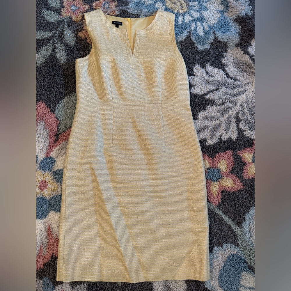 Lovely sleeveless dress.